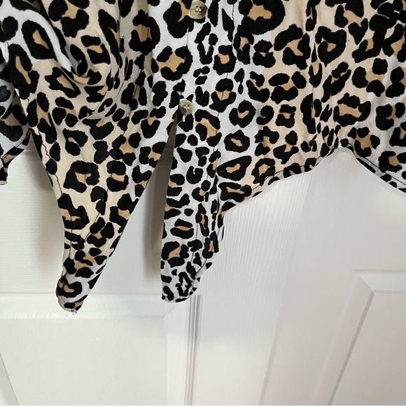 💜HOST PICK💜 CHEETAH  PRINT CROP TOP WITH TIE by STYLE ENVY - Picture 7 of 10